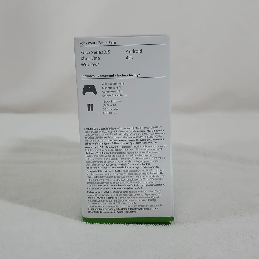 Microsoft Xbox Series S or X Wireless Controller Robot White plus VGSION battery